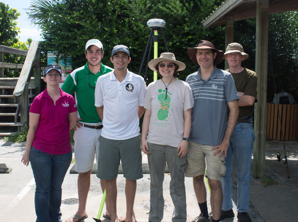 Evans works with a team of other researchers to collect data. (From left to right) Holly Abeels, George Winston, Nick Gastesi, Emily Neiderman, Jason Evans and John Fergus. Photo by Rhiannon Boyer